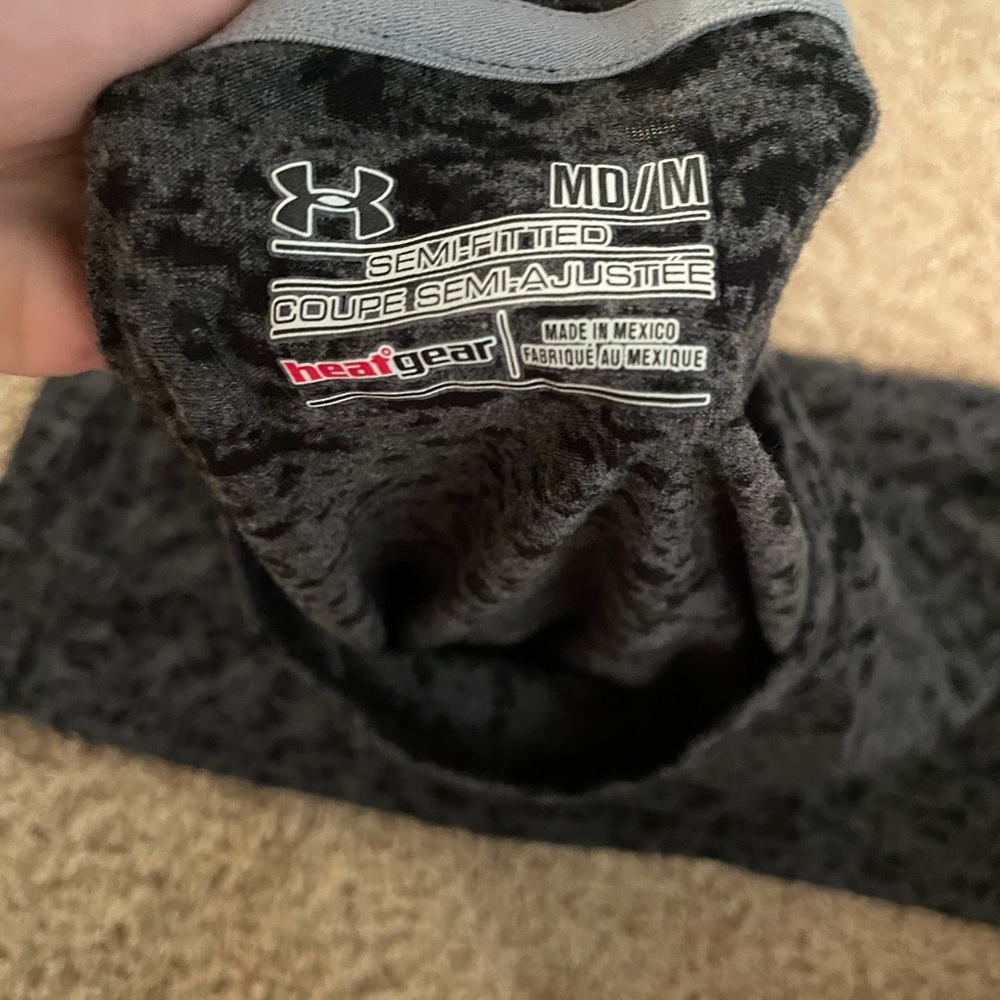 UNDER ARMOR SPORTSWEAR